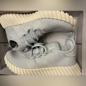 Adidas Lightmotion Knit Sneakers – Women’s Size 5 (EU 36) – Light Gray